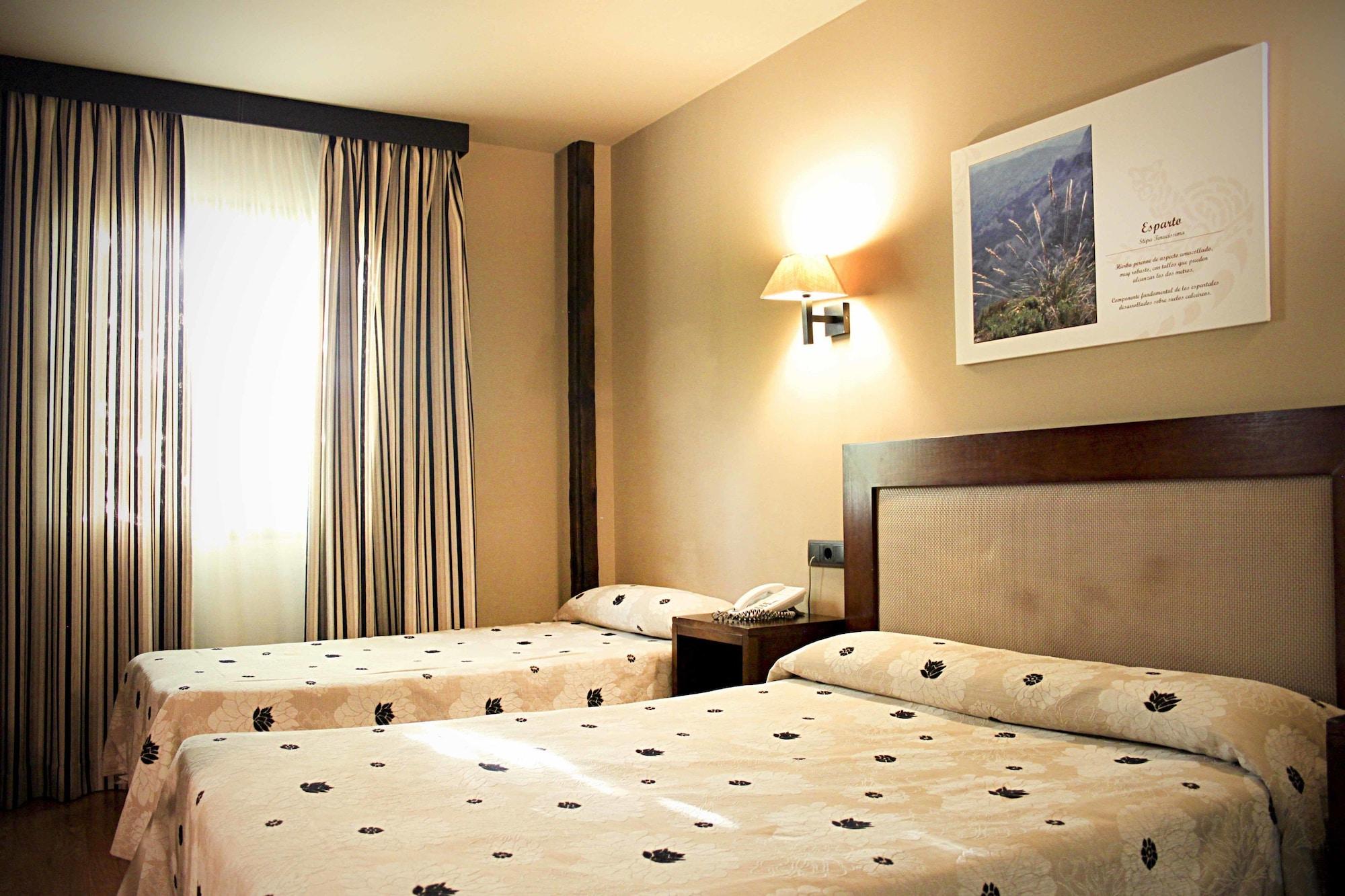 Hotel Zerbinetta Дилар Экстерьер фото