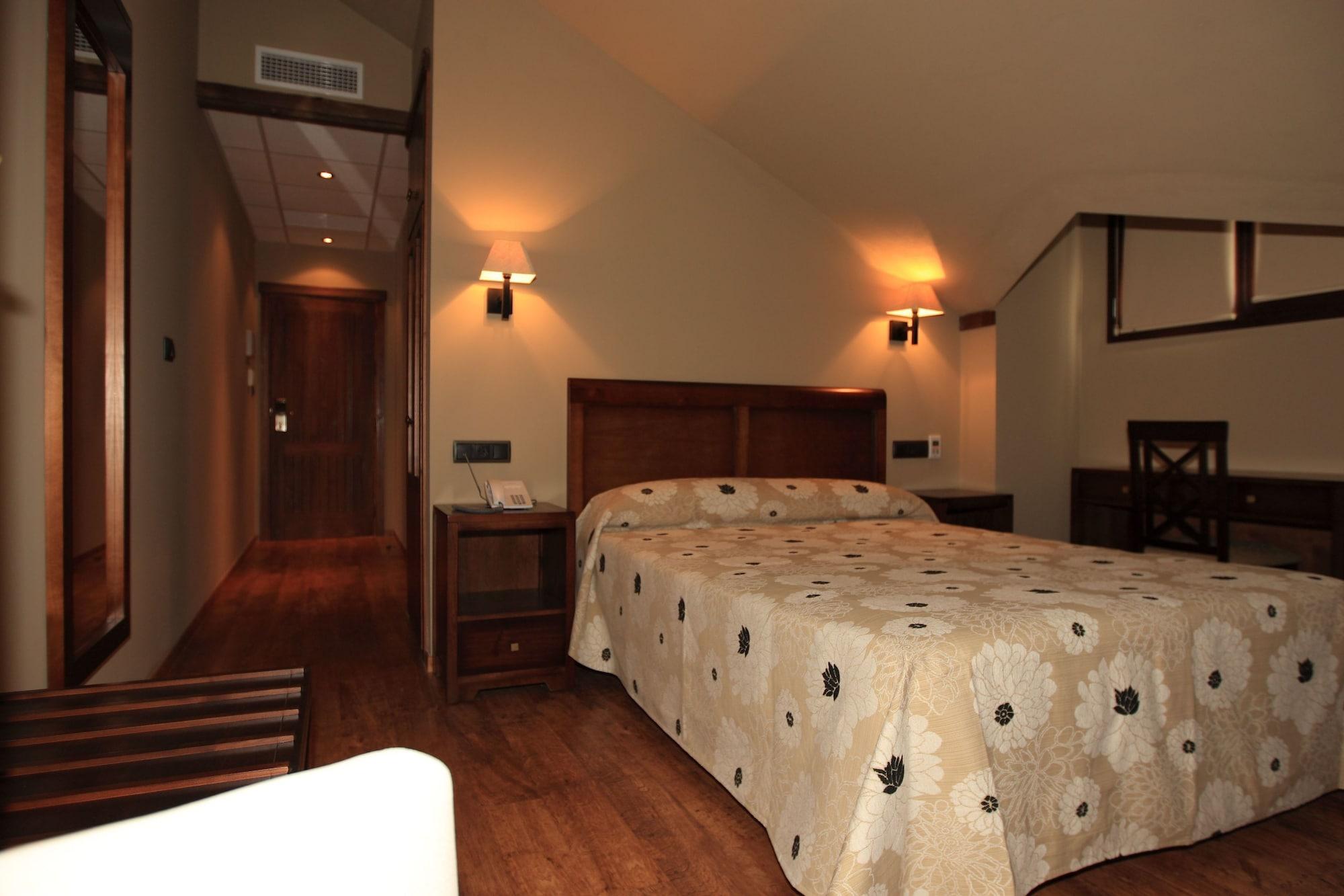 Hotel Zerbinetta Дилар Экстерьер фото